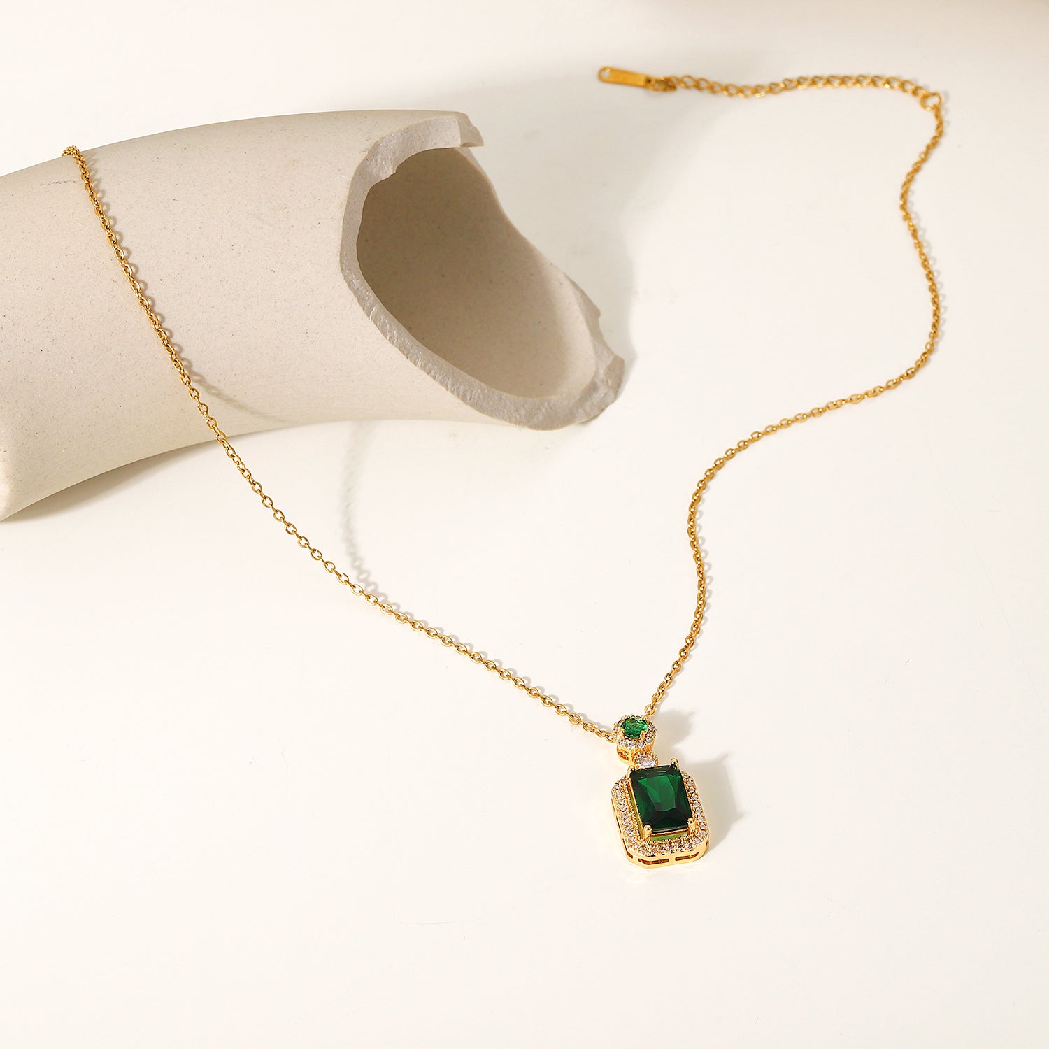 Esmeralda Gold Emerald Zircon Pendant Necklace Stainless Steel Non Tarnish Unbranded