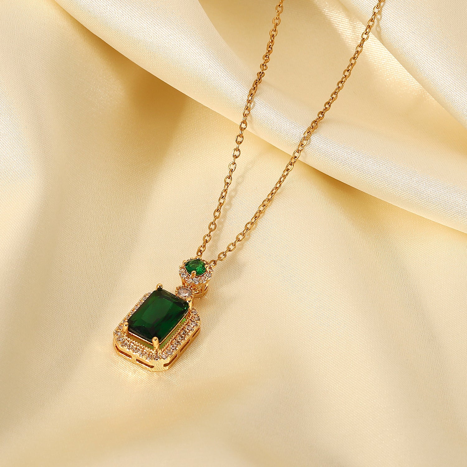 Esmeralda Gold Emerald Zircon Pendant Necklace Stainless Steel Non Tarnish Unbranded
